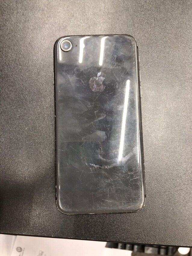 Смартфон iPhone 8 64 Gb