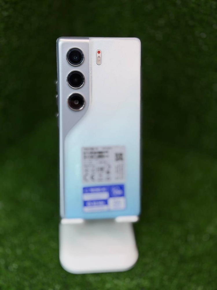 Мобильный телефон Tecno camon 40 8 256