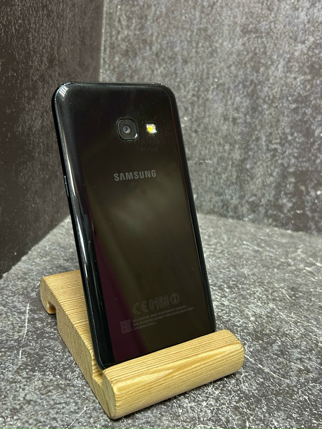 Смартфон Samsung A3 2/16