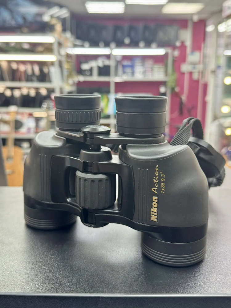 Бинокль Nikon Action