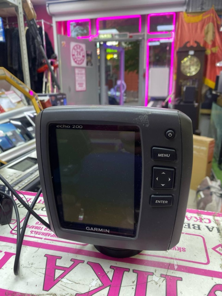 Эхолот Garmin 200