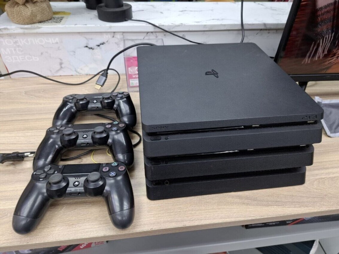 Игровая приставка Sony PlayStation 4 slim
