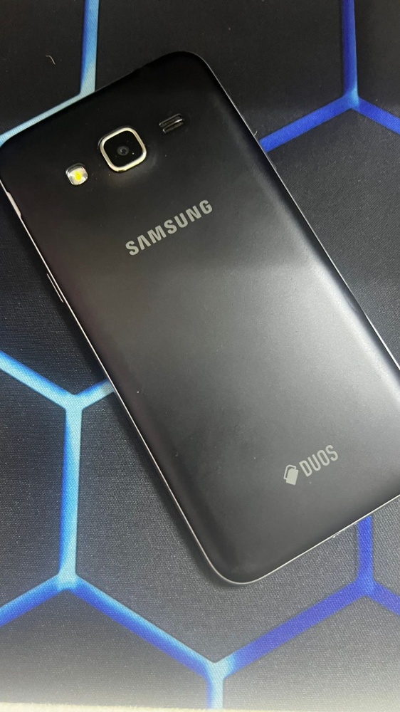 Смартфон Samsung J3 2016