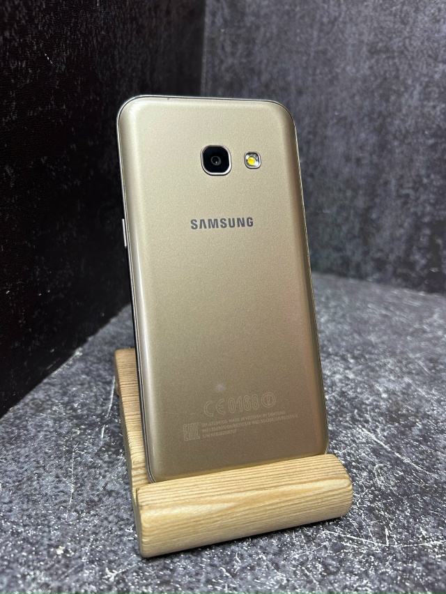 Смартфон Samsung A3 2/16