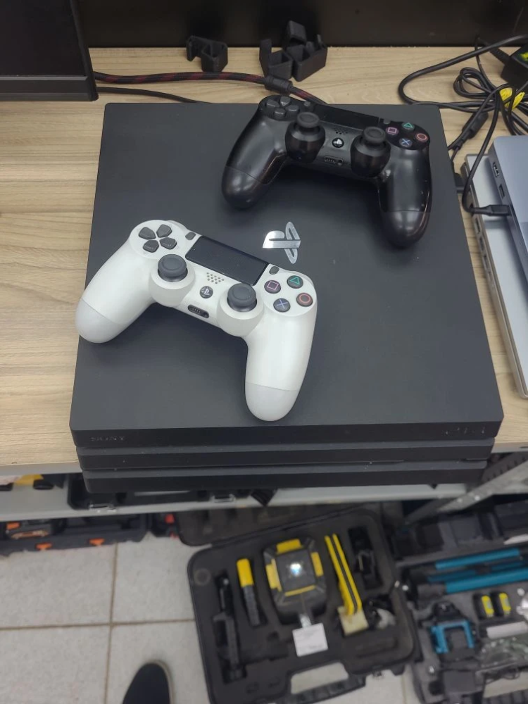 Игровая приставка Sony PlayStation 4 PRO