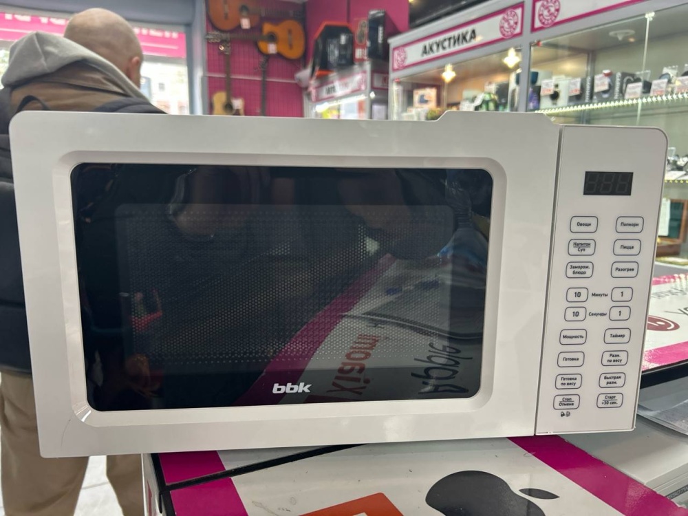 Микроволновая печь BBK 785