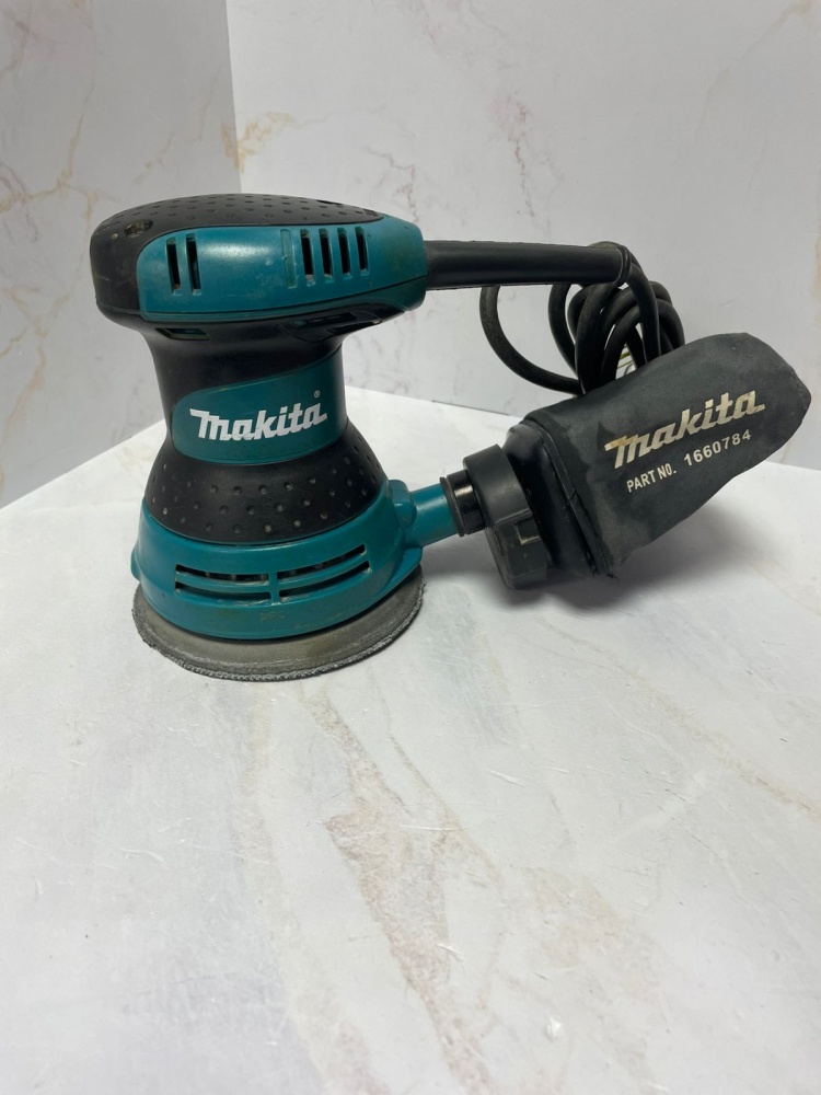 Эксцентриковая шлифмашина Makita BO5030