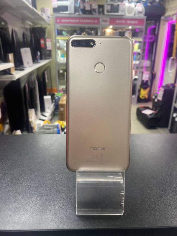 Смартфон Honor 7C 3/32