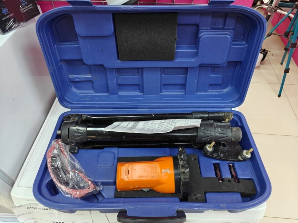 Уровень лазерный Defort